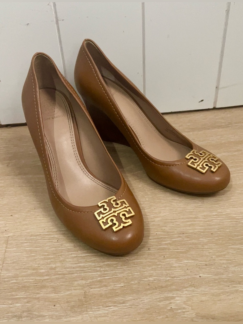 Tory Burch Wedge Heel Pumps Leather size 6.5 Brown